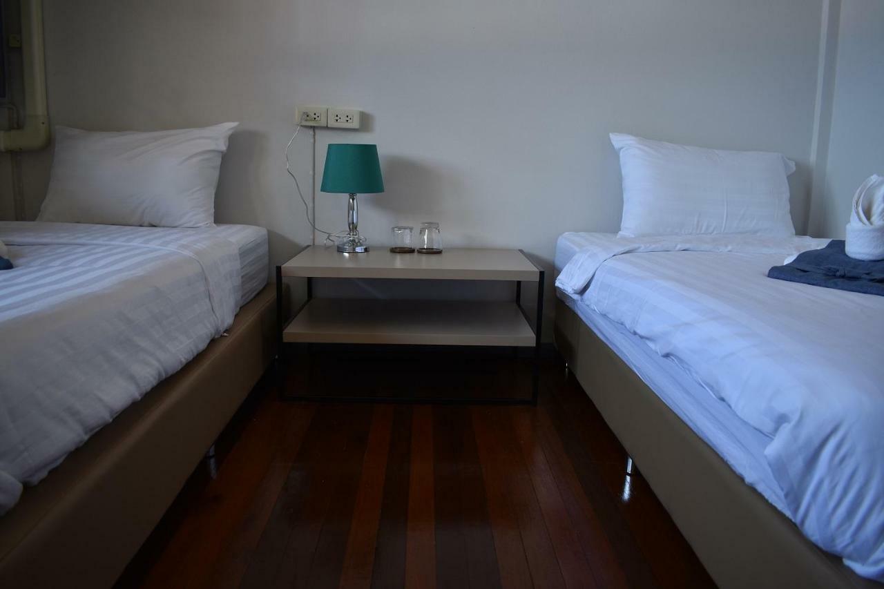 Maya Bed And Food Hostel Chiang Mai Exterior photo