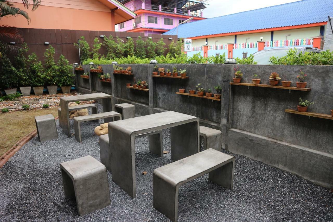 Maya Bed And Food Hostel Chiang Mai Exterior photo